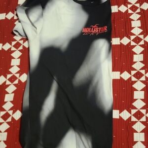 Hollister black and white long Sleeves